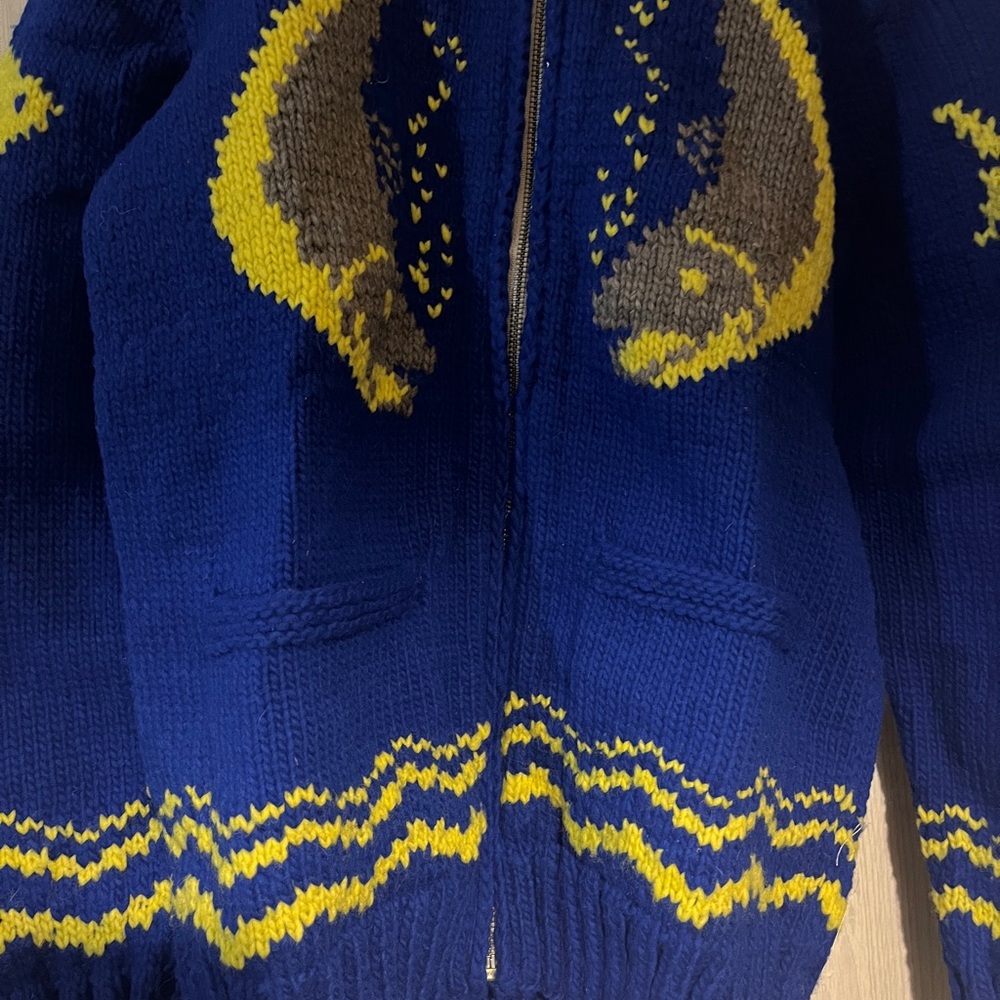 Blue Sweater with Fish Mary maxim Cowichan Design vintage style handmade knit - Picture 2 of 3
